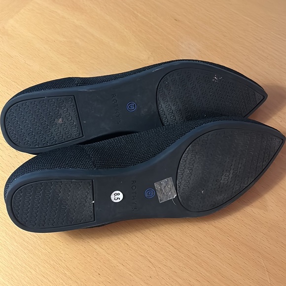 Black pointed toe Rothys - Picture 3 of 4